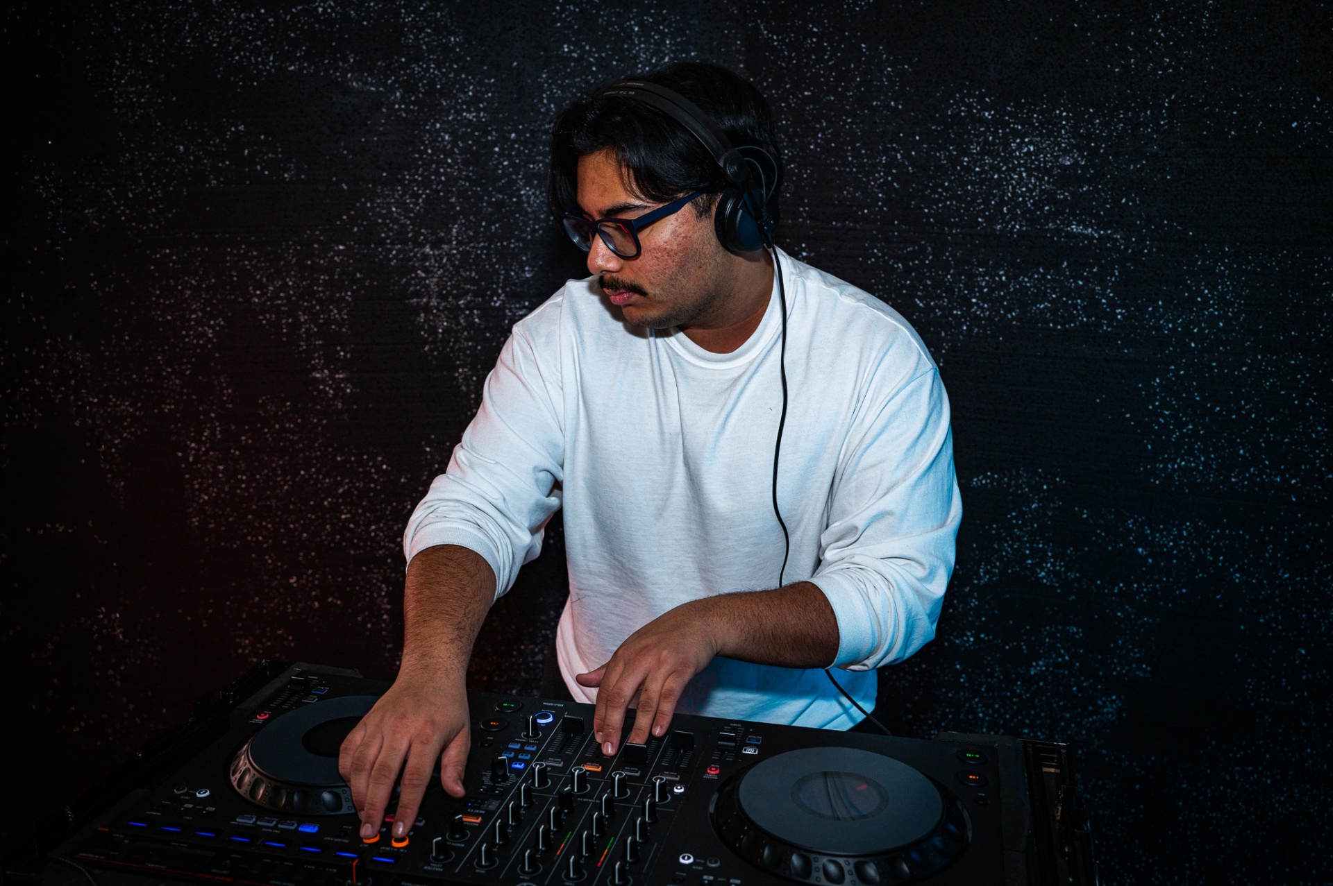 Rayn, Emerging Beats UK co-founder DJing